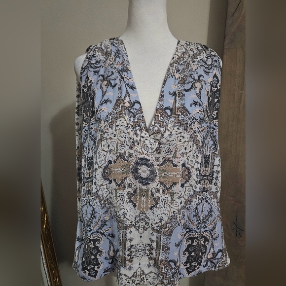 FREE PEOPLE Darcy printed swing top. Size small - Picture 5 of 15